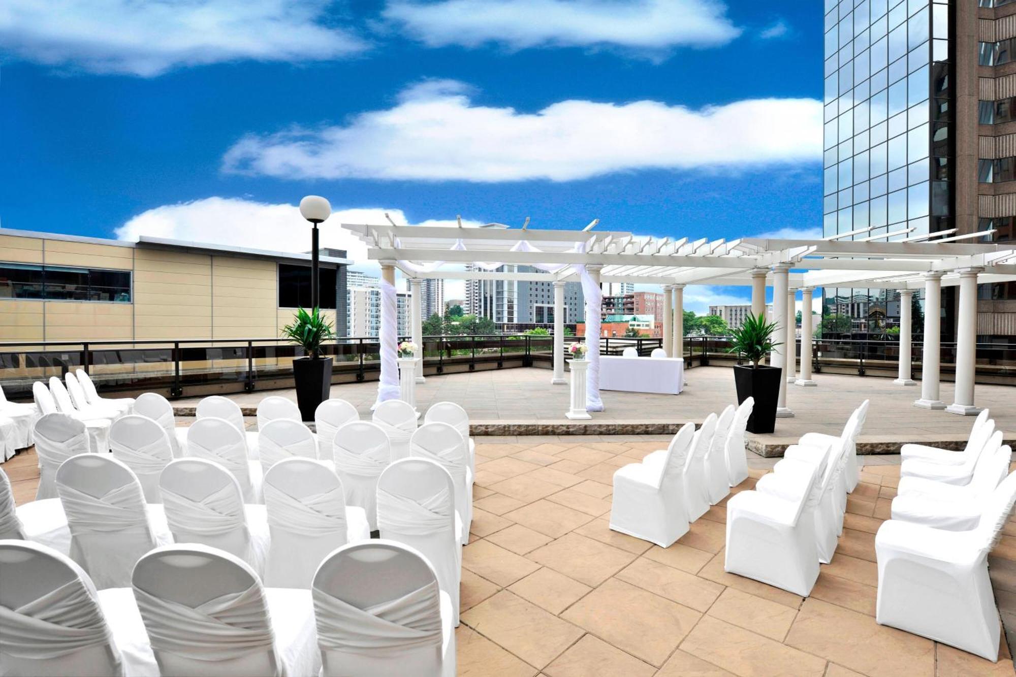 Sheraton Hamilton Hotel Exterior photo