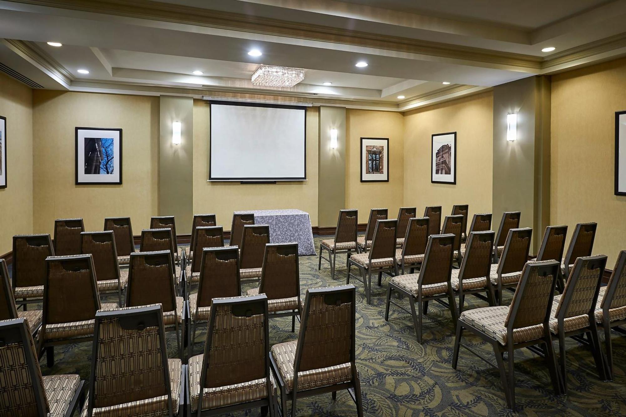 Sheraton Hamilton Hotel Exterior photo