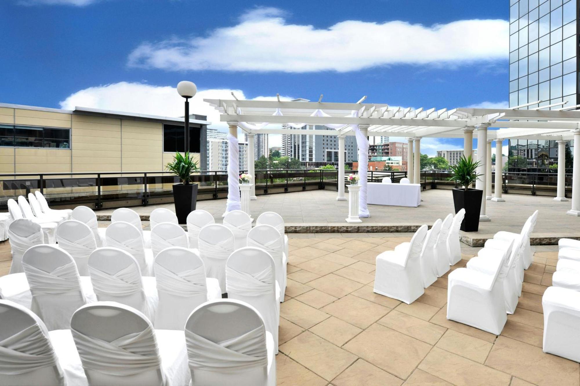 Sheraton Hamilton Hotel Exterior photo