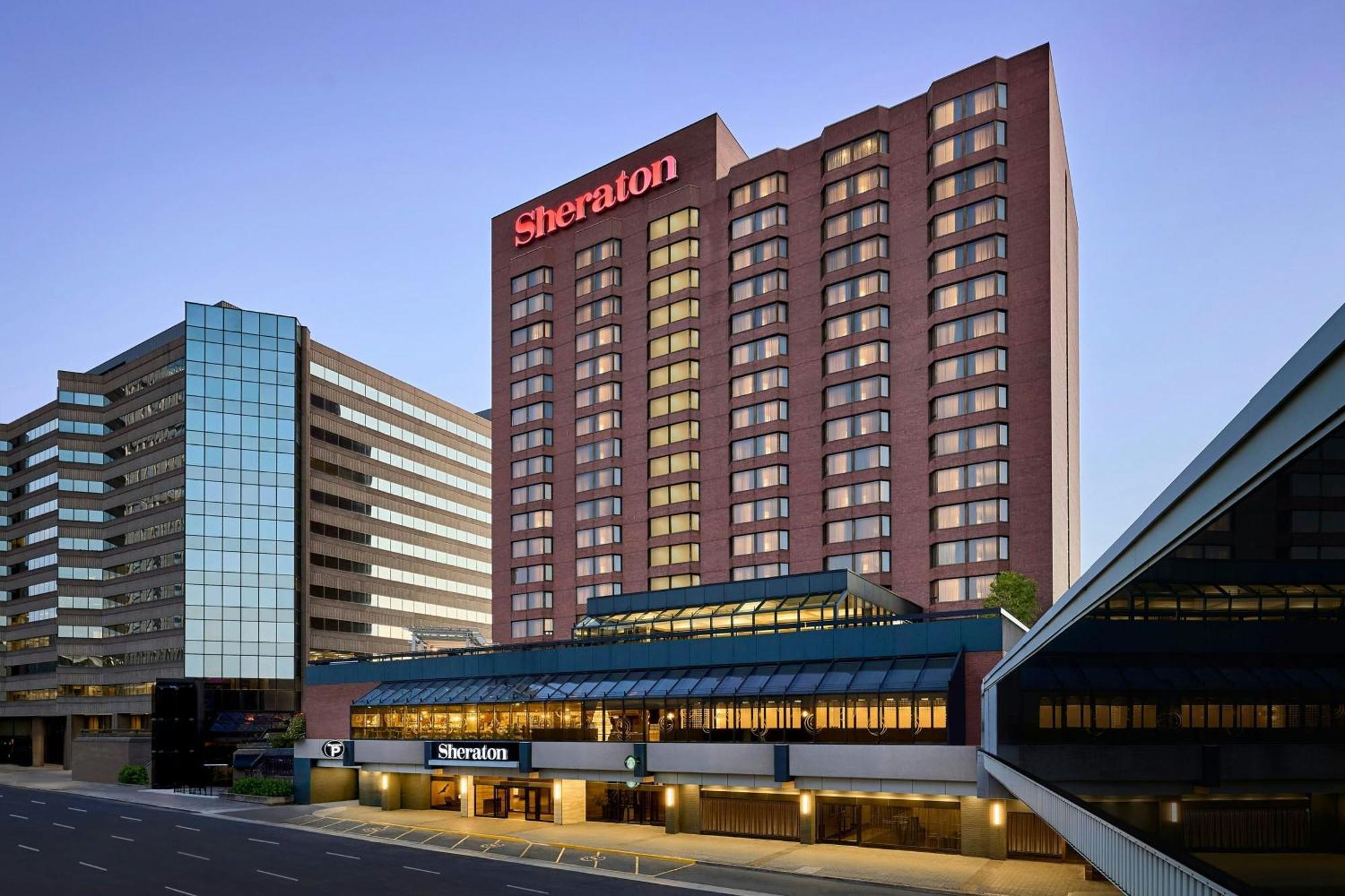 Sheraton Hamilton Hotel Exterior photo