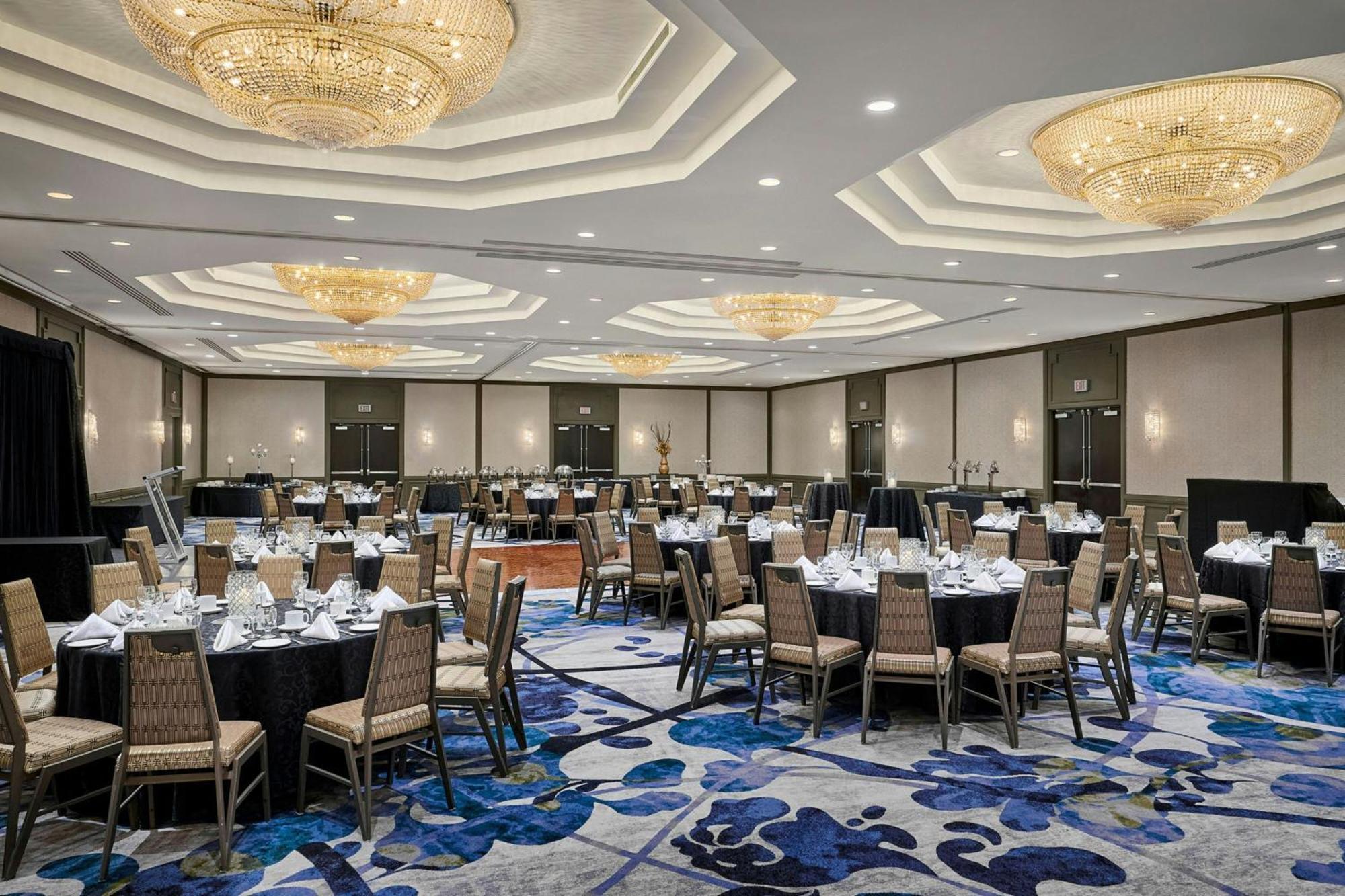Sheraton Hamilton Hotel Exterior photo