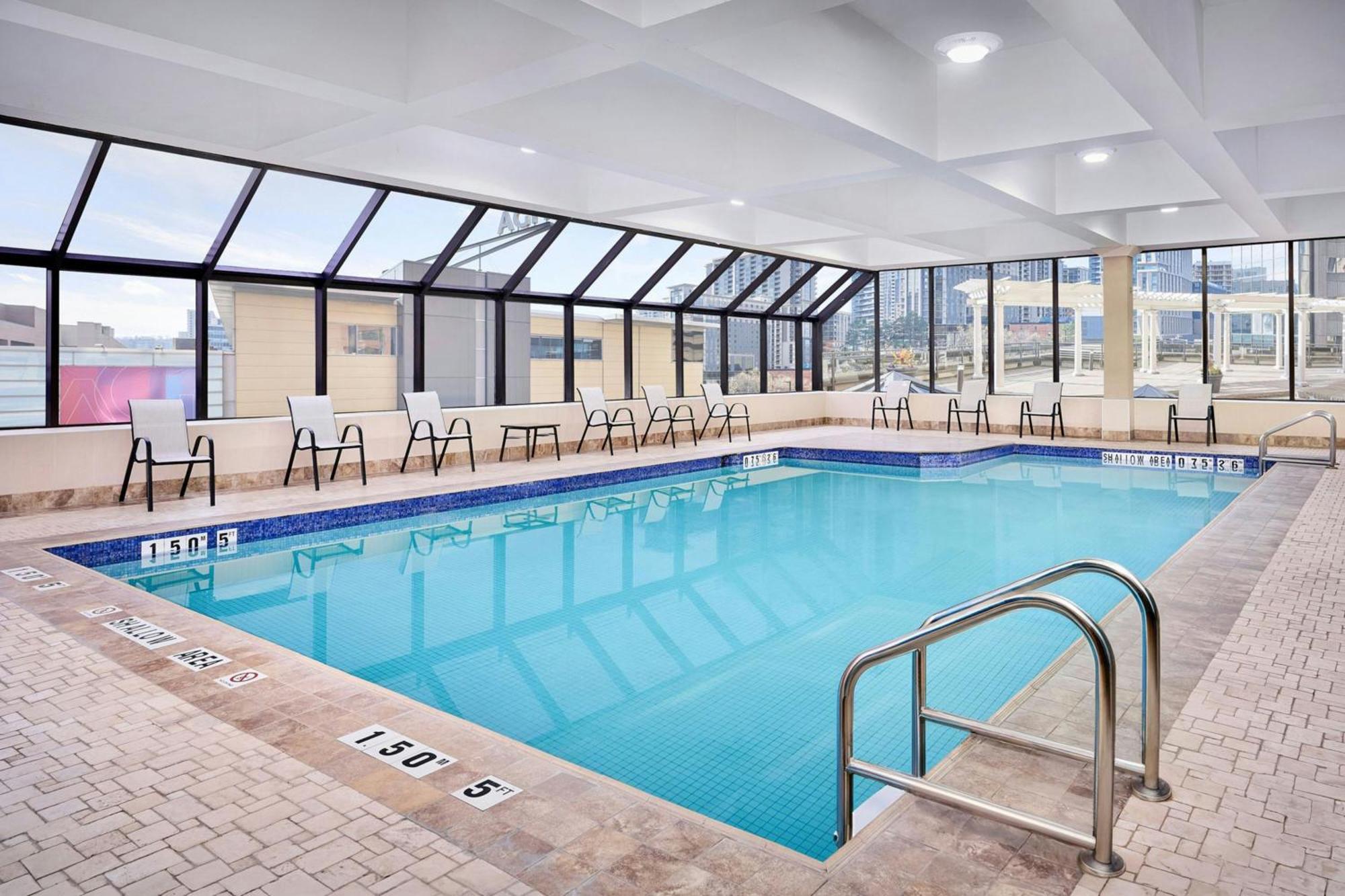 Sheraton Hamilton Hotel Exterior photo