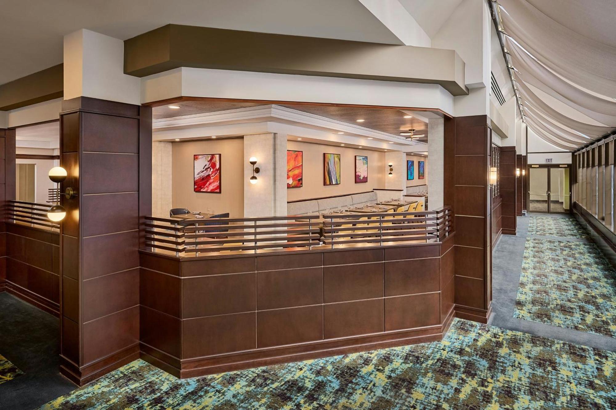 Sheraton Hamilton Hotel Exterior photo