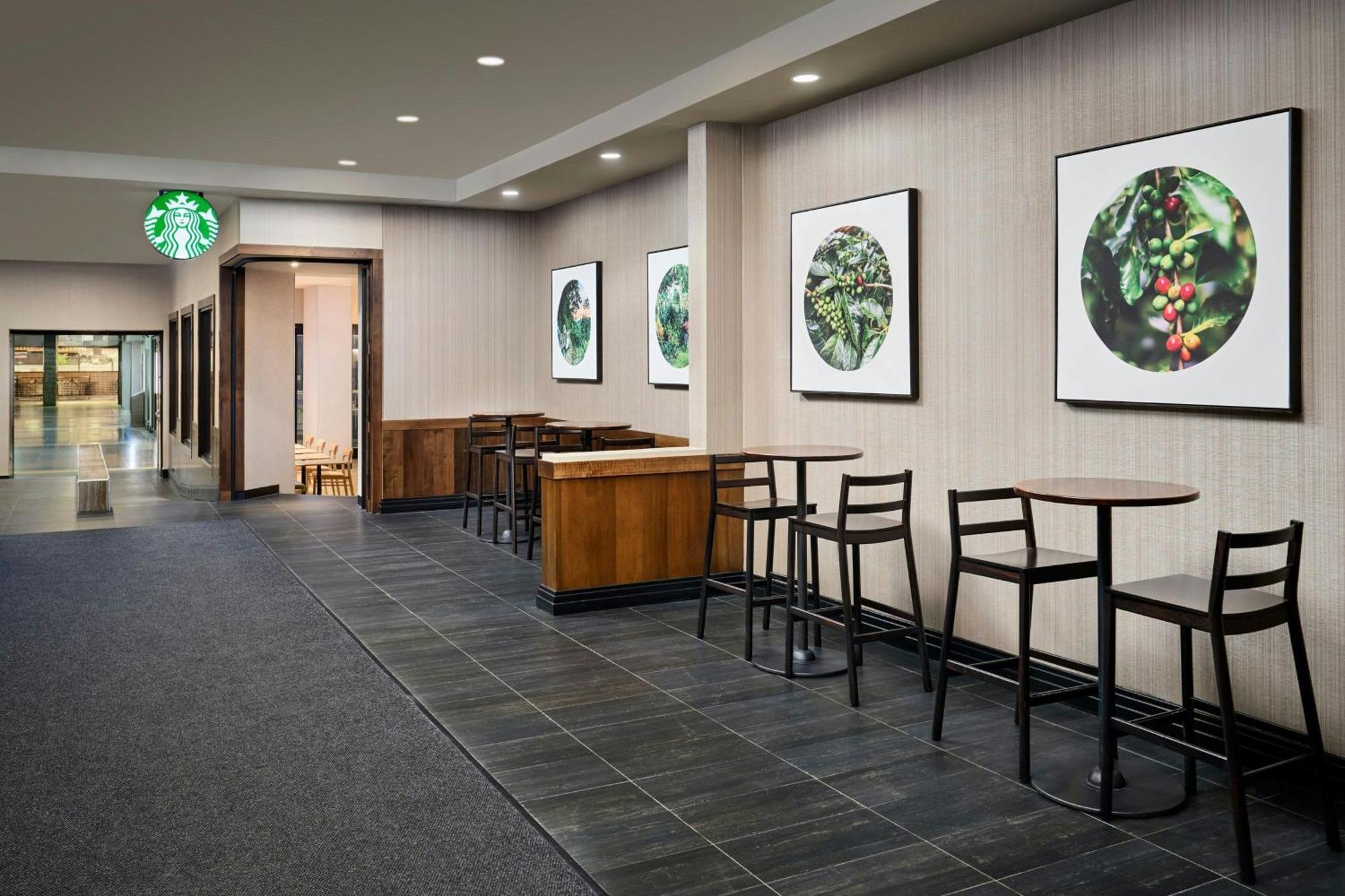 Sheraton Hamilton Hotel Exterior photo