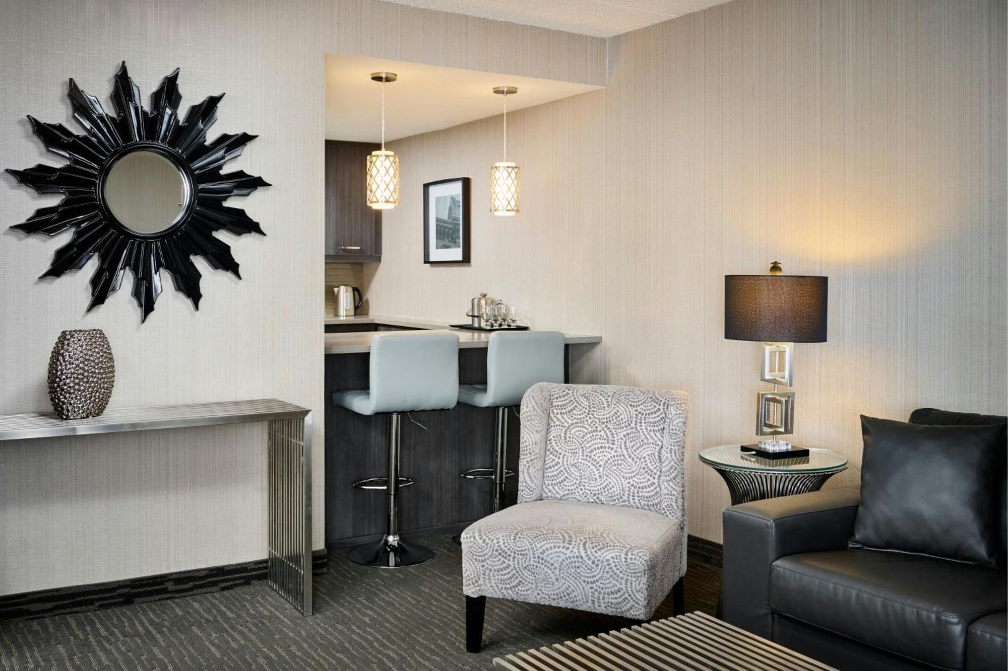 Sheraton Hamilton Hotel Exterior photo