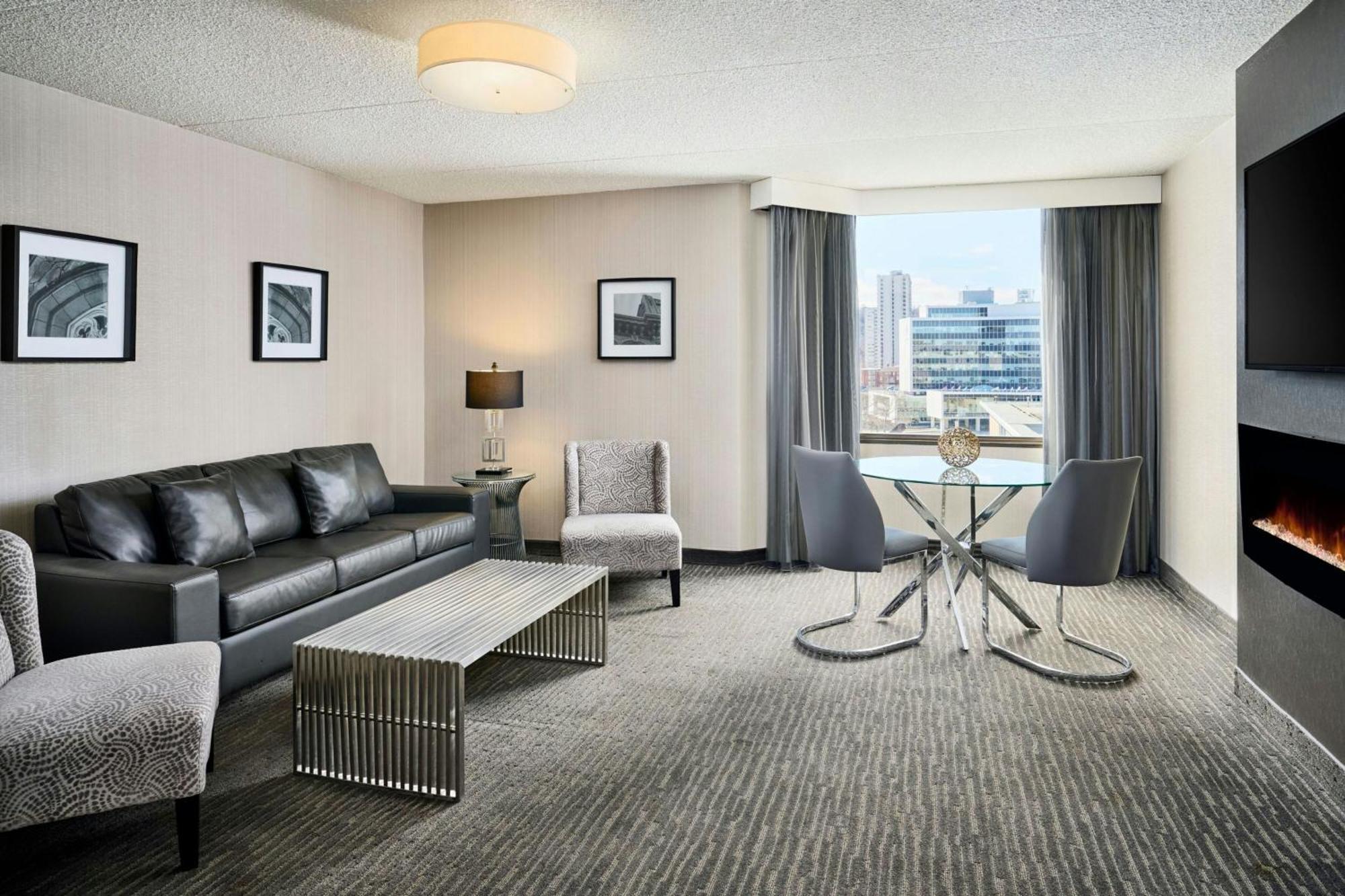 Sheraton Hamilton Hotel Exterior photo